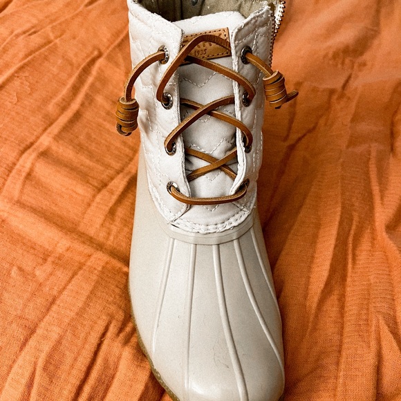 Cream Sperry Boots - Picture 4 of 6